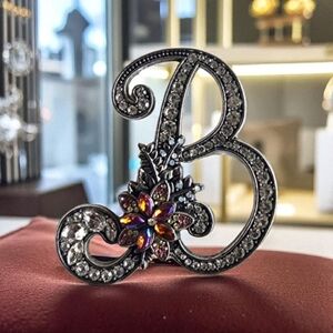 🔥BEAUTIFUL SILVER "B" BROOCH🔥